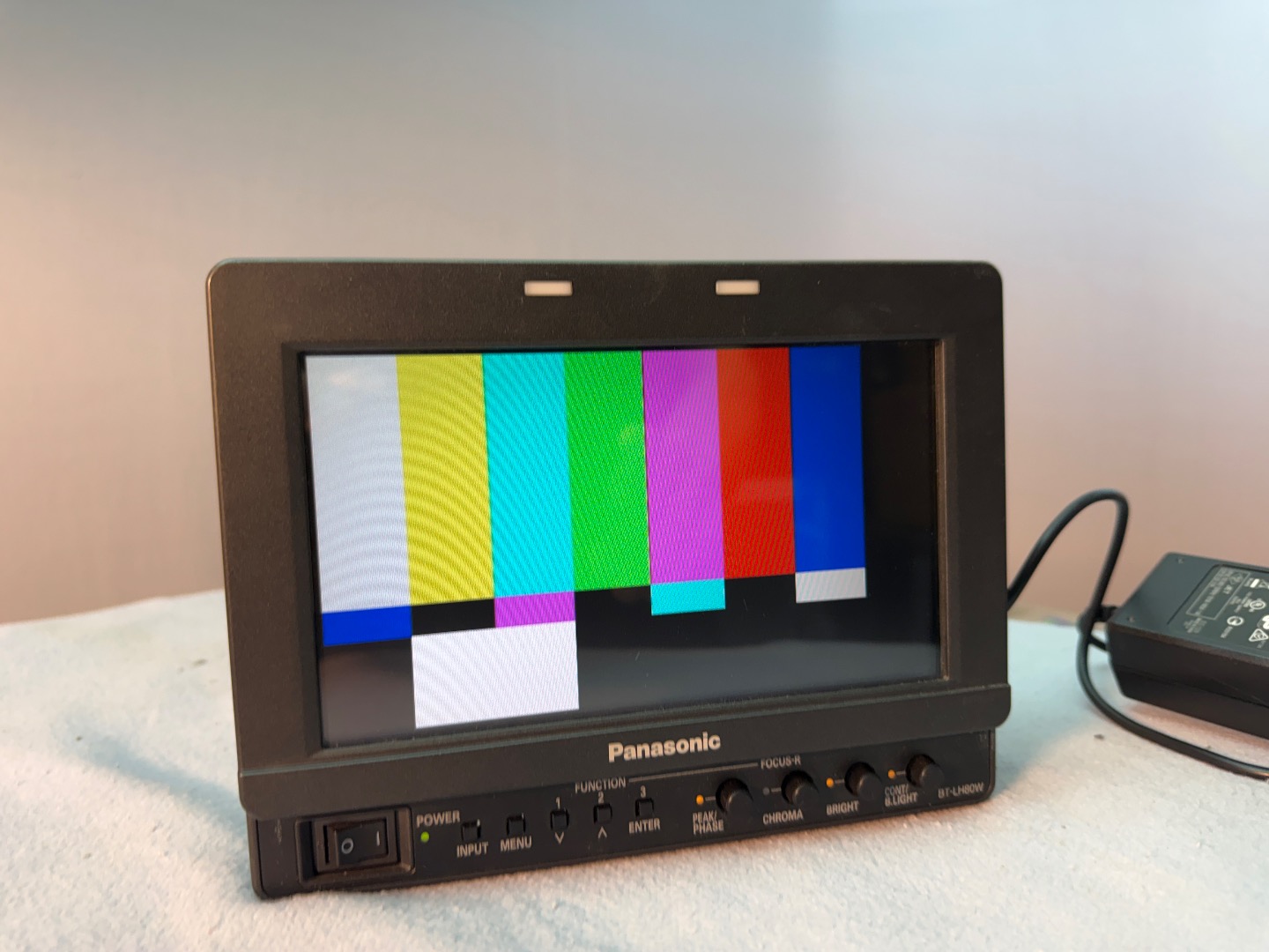 モニター台 Panasonic BT-LH80W Panasonic BT-LH80W 7,9-Zoll LCD-Vorschaumonitor | 160 EUR